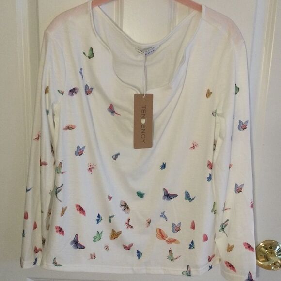 SALE. BUY 2/$30. NWT Tendency Brand Butterfly Print on White Sz M - Picture 1 of 6